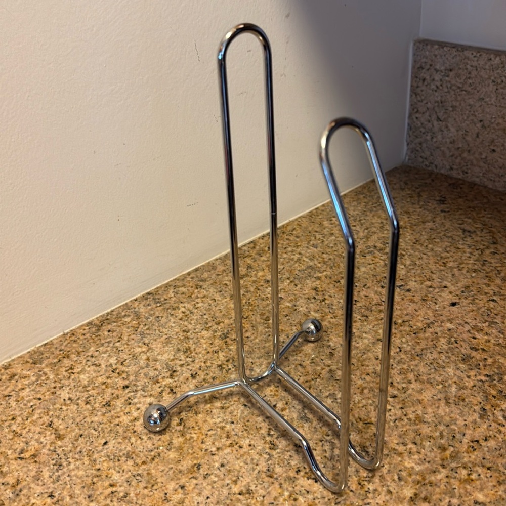 Paper towels holder